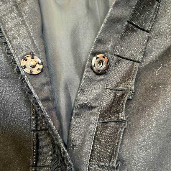 XL 3/4 Sleeve Black Sheen Ruffle Trim Blazer - Picture 2 of 7